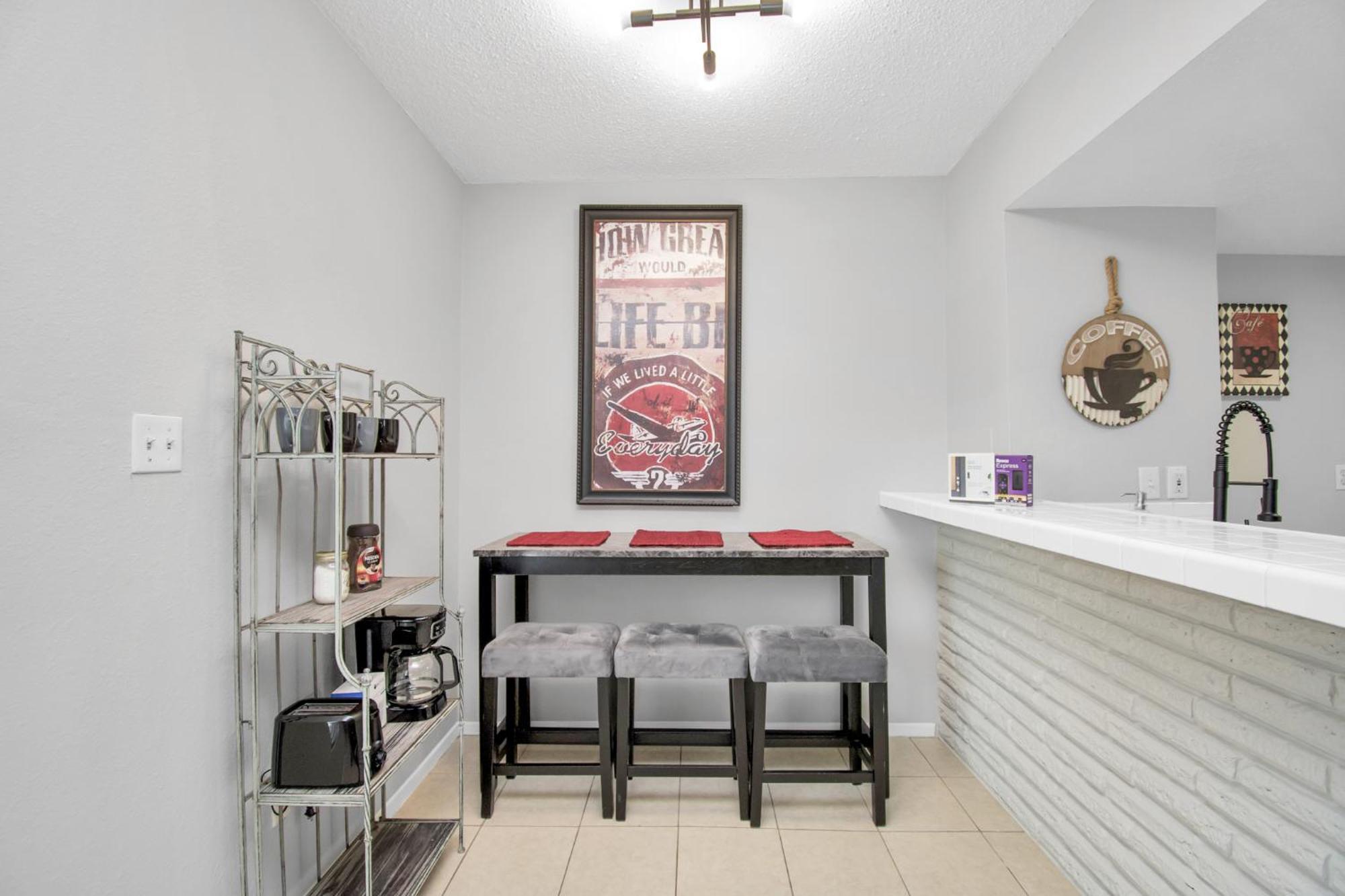 Appartamento Unique Heights 1Br Apt Sleeps 4 Houston Esterno foto