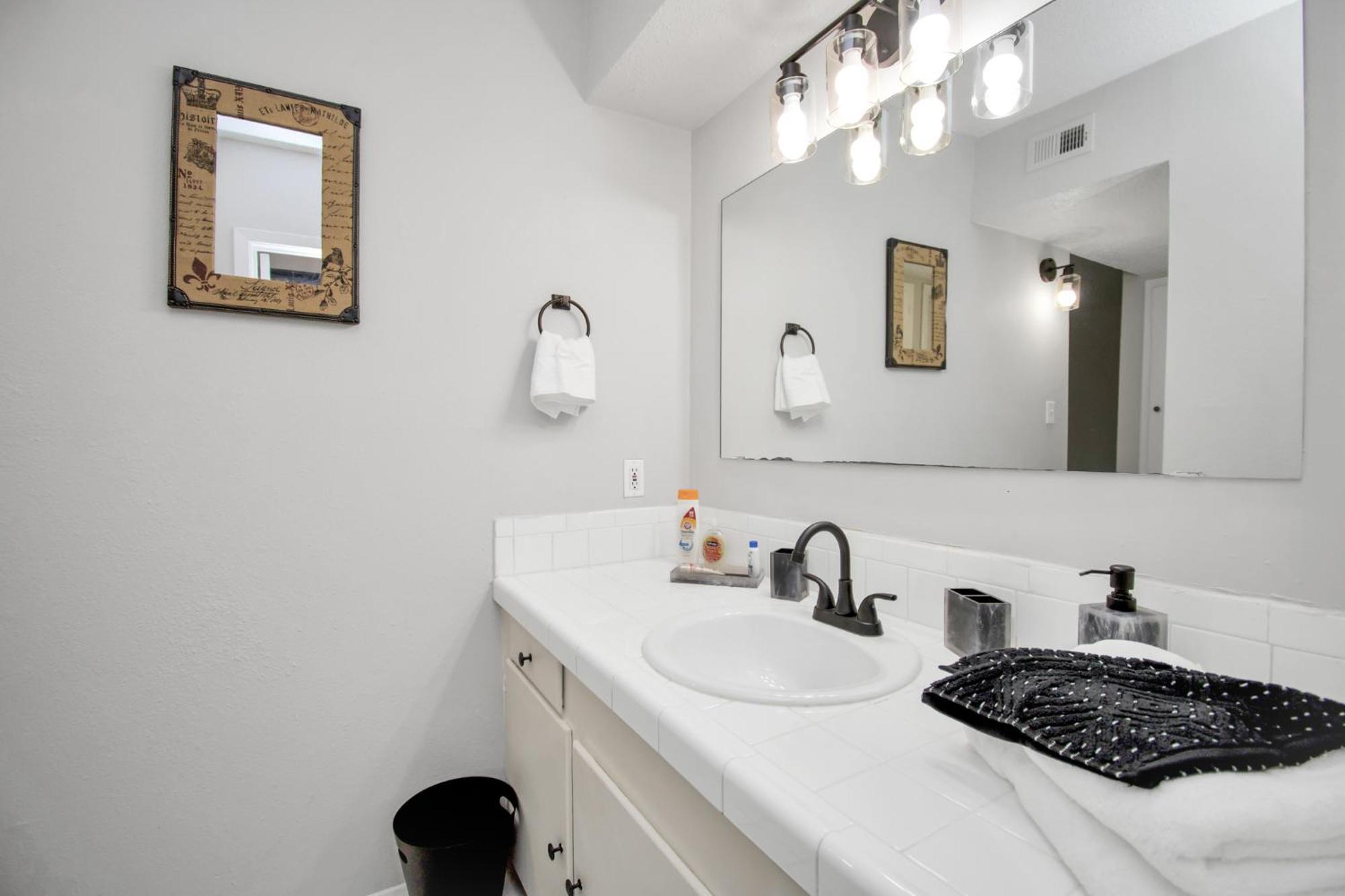 Appartamento Unique Heights 1Br Apt Sleeps 4 Houston Esterno foto