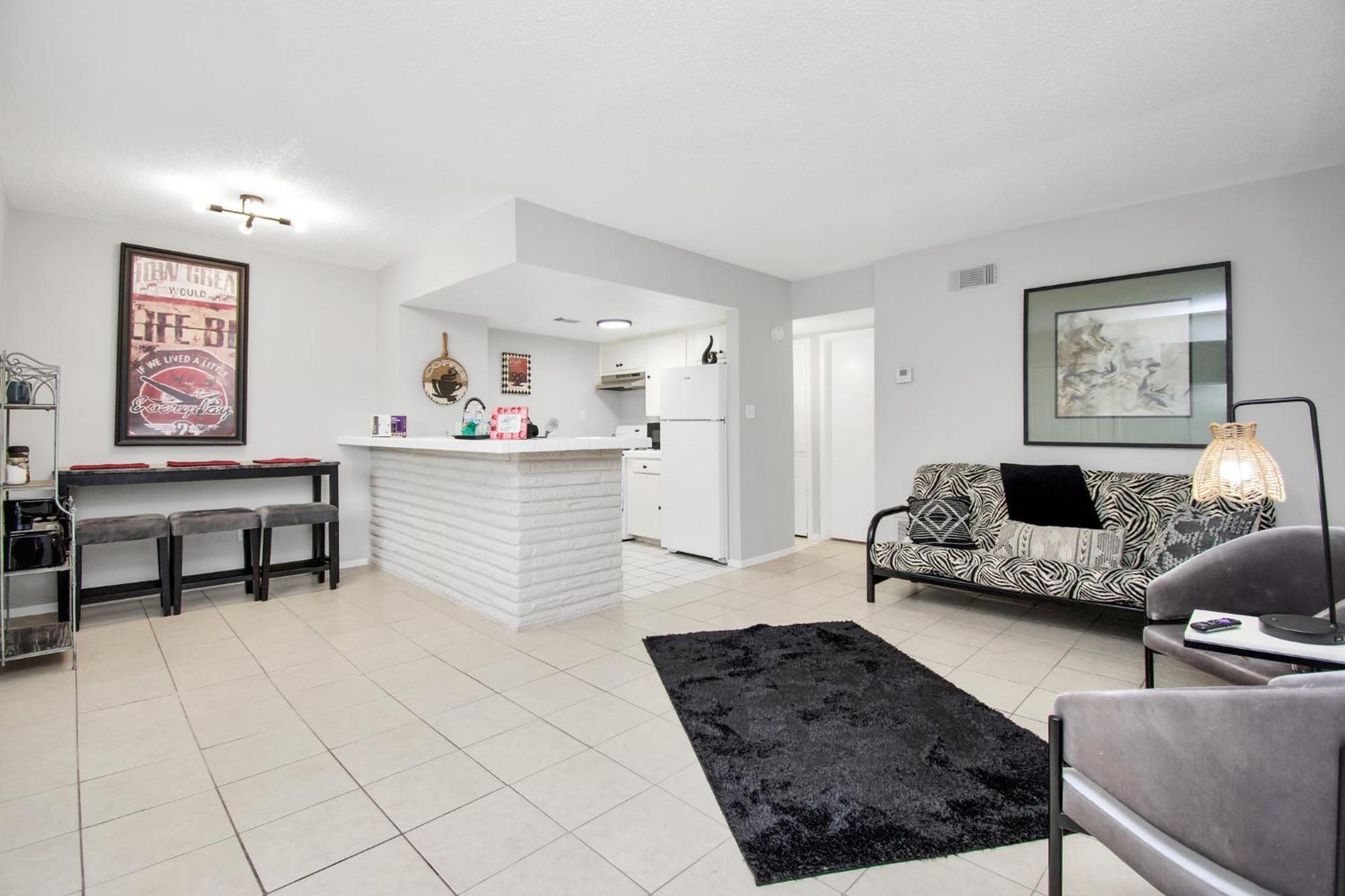 Appartamento Unique Heights 1Br Apt Sleeps 4 Houston Esterno foto