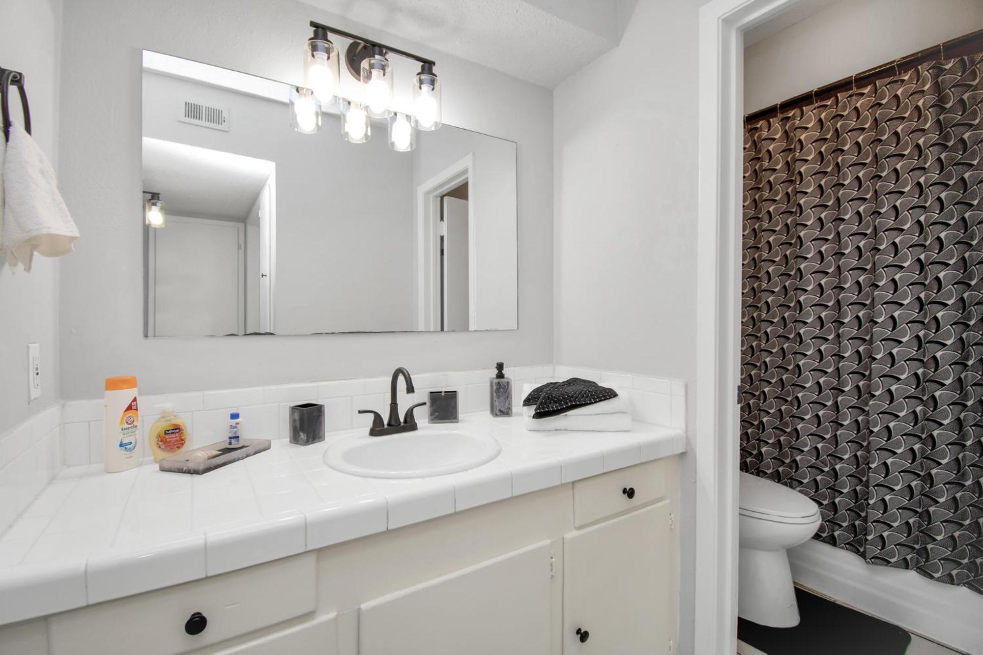 Appartamento Unique Heights 1Br Apt Sleeps 4 Houston Esterno foto